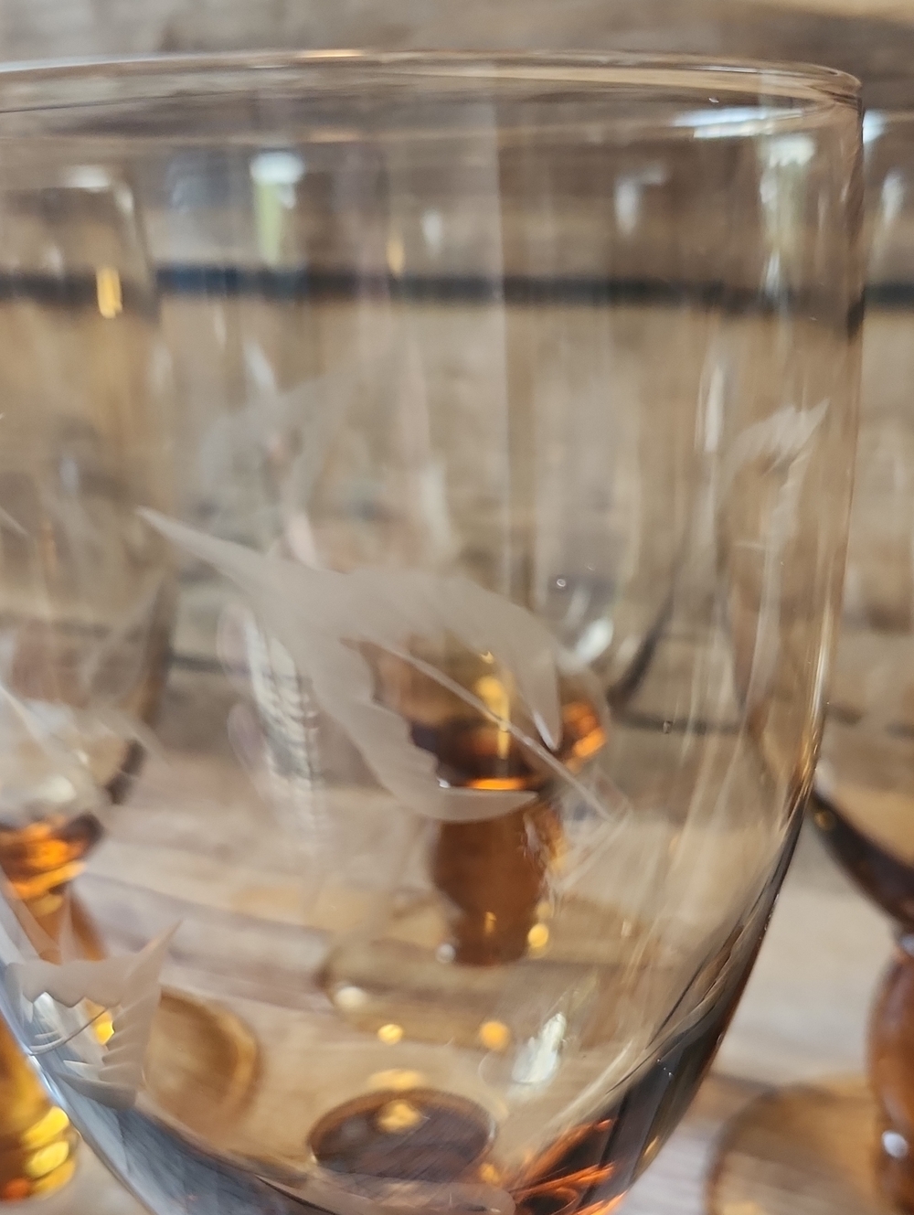 Set of 4 Amber Brown Vintage Drinking Goblets With Leaf Etchings - Picture 8 of 9